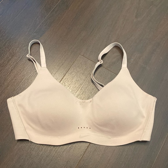 Nike Other - Nike Alate minimalist bra S (a-c)
